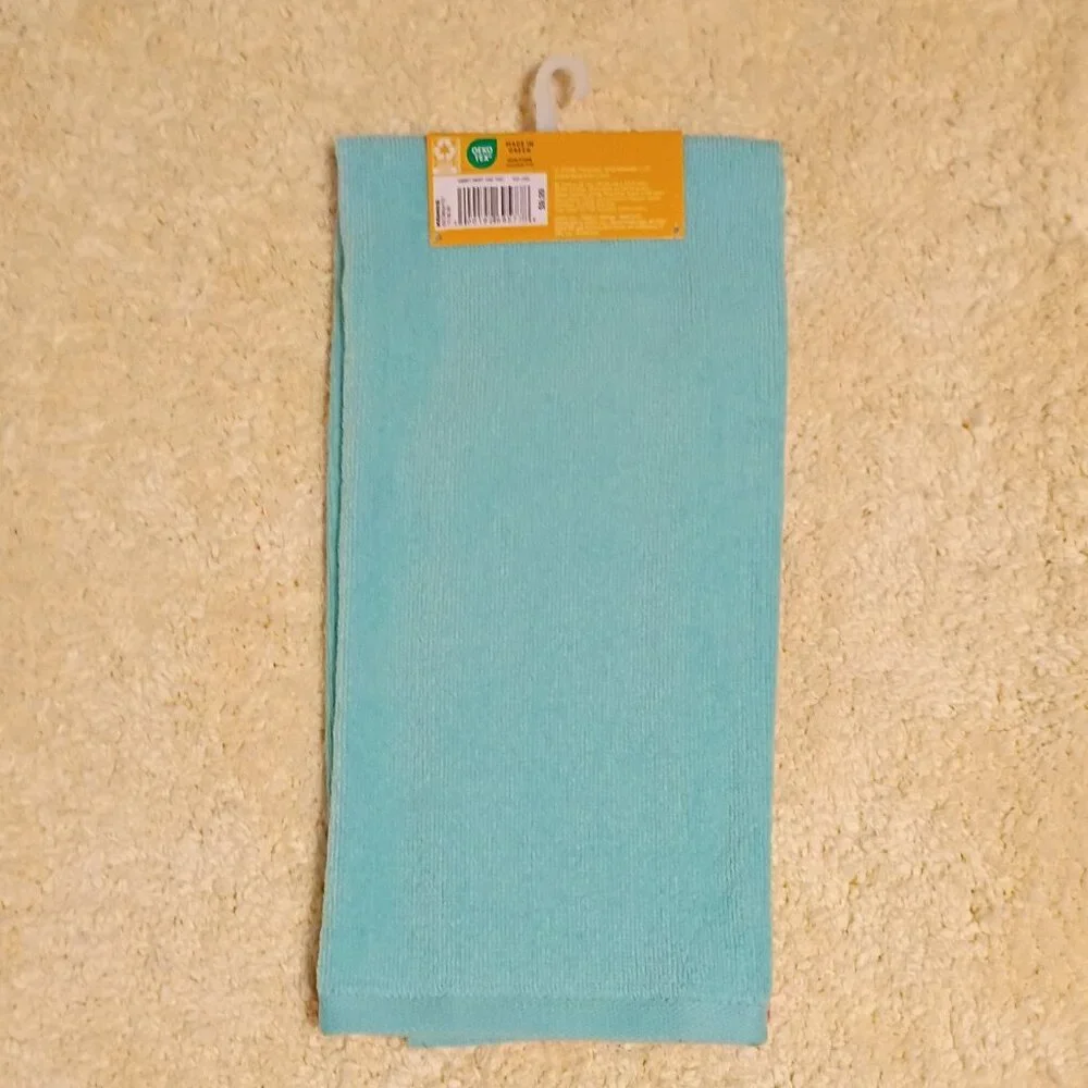 NWT ~ Officially Licensed Peanuts Snoopy Summer Themed Decorative Hand Towel